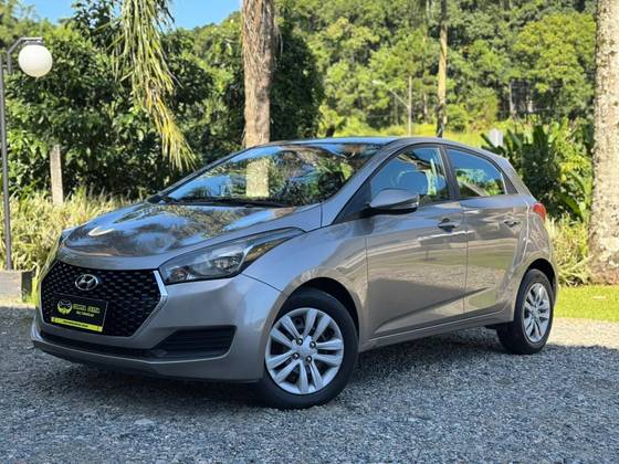 HYUNDAI HB20 1.0 UNIQUE 12V FLEX 4P MANUAL HYUNDAI HB20 1.0 UNIQUE 12V FLEX 4P MANUAL
